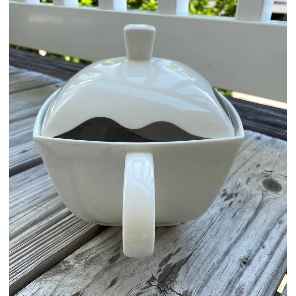 Vintage Mikasa Charisma Wave Teapot, Bone China, Black & White Contemporary 2002 - Picture 5 of 9